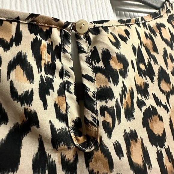 short sleeve leopard print top for women - Picture 5 of 6